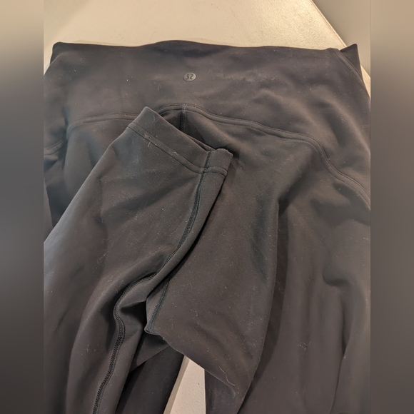 Lululemon Black Instill leggings size 8 25" inseam - Picture 4 of 6